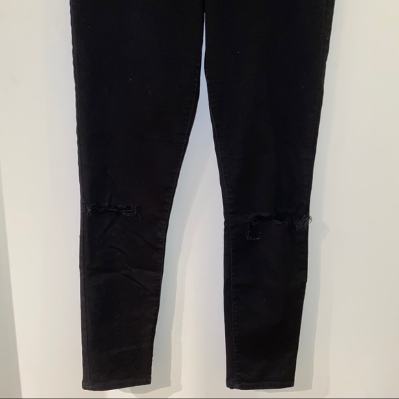 FOREVER21 black skinny jeans distressed - Picture 2 of 4
